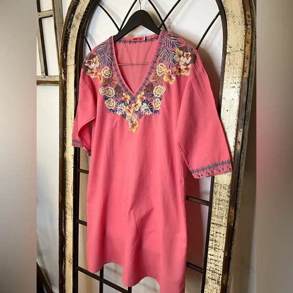 Johnny Was Coral Dress With Blue Multi Color Embroidery Flowers Size Small - Picture 4 of 7
